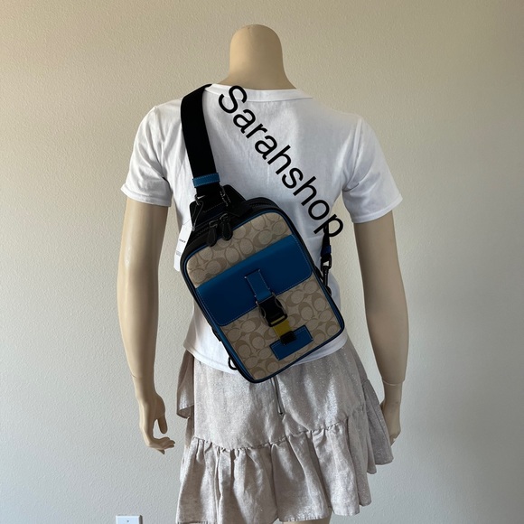 ✅Coach Track Pack - Picture 7 of 14